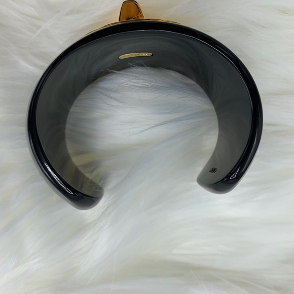 Coach black/gold resin turn lock open cuff - Picture 3 of 5
